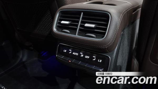 Mercedes-Benz GLS 2021, фото 28