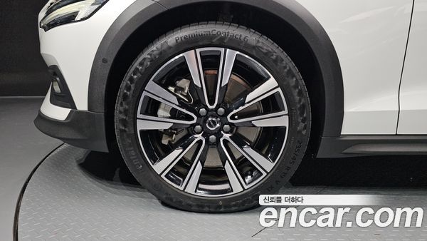 Volvo V60 2024, фото 4