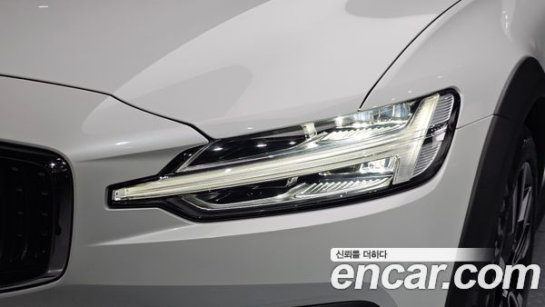 Volvo V60 2024, фото 7