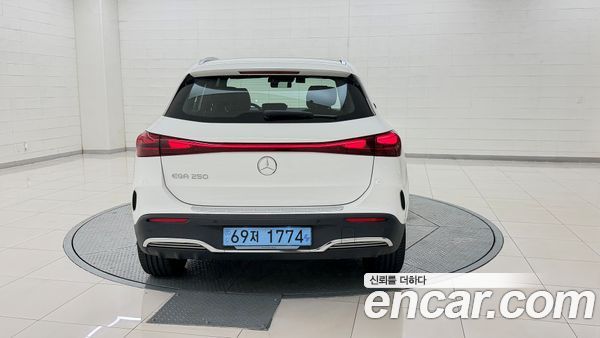 Mercedes-Benz EQA 2026, фото 4