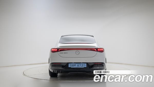 Mercedes-Benz EQE 2026, фото 4