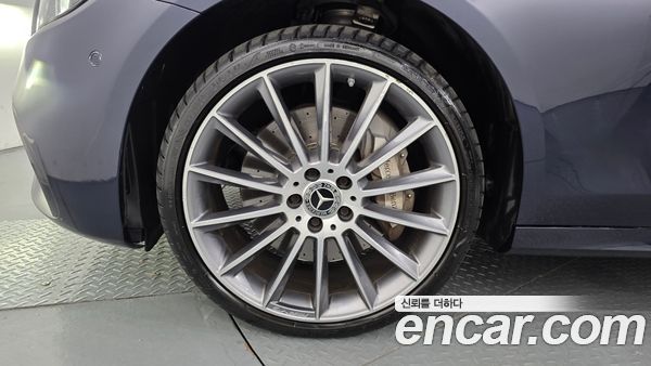 Mercedes-Benz E-Class 2022, фото 5