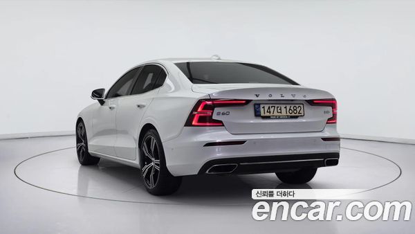 Volvo S60 2022, фото 5