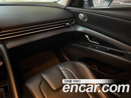 Hyundai Elantra 2023, фото 14
