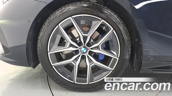 BMW 5 Series 2025, фото 5
