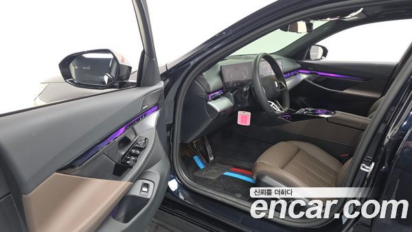 BMW 5 Series 2025, фото 13