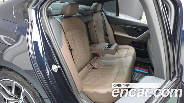 BMW 5 Series 2025, фото 17