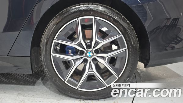 BMW 5 Series 2025, фото 7
