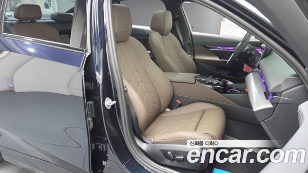 BMW 5 Series 2025, фото 16