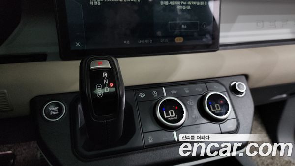 Land Rover Defender 2022, фото 12
