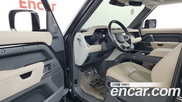 Land Rover Defender 2022, фото 13