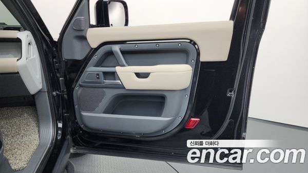 Land Rover Defender 2022, фото 14