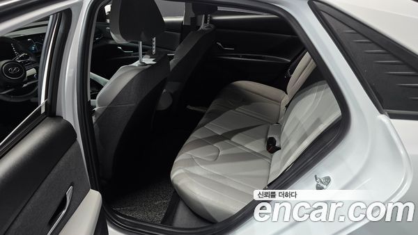 Hyundai Elantra 2021, фото 16