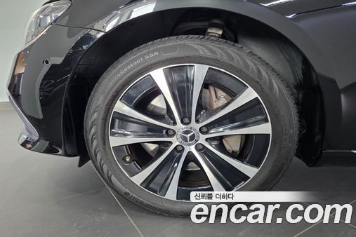 Mercedes-Benz E-Class 2021, фото 5