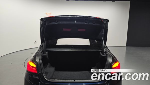 BMW 5 Series 2020, фото 25