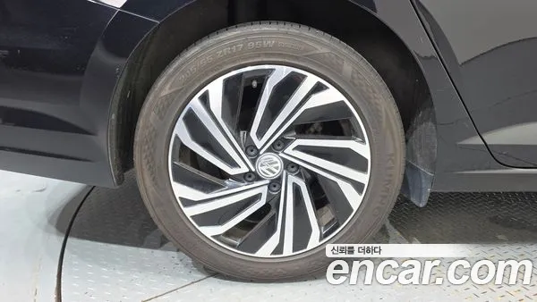 Volkswagen Jetta 2021, фото 5