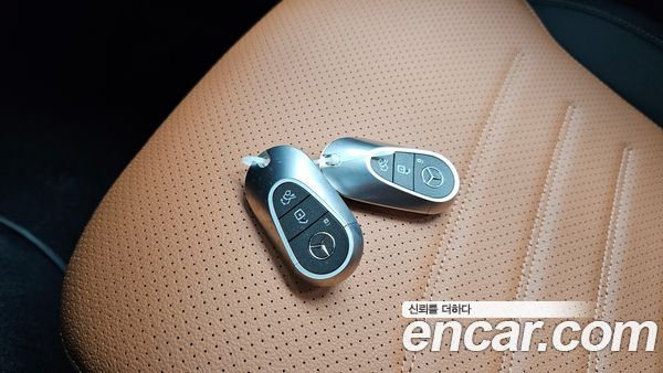 Mercedes-Benz GLC 2025, фото 16