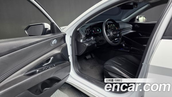 Hyundai Elantra 2024, фото 13