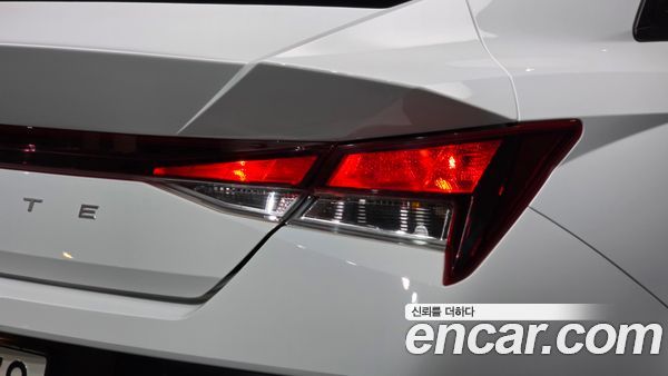 Hyundai Elantra 2024, фото 9