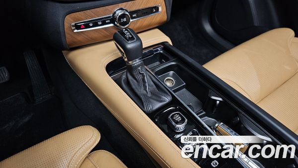 Volvo XC90 2020, фото 11