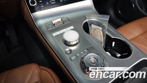 Genesis GV70 2025, фото 11