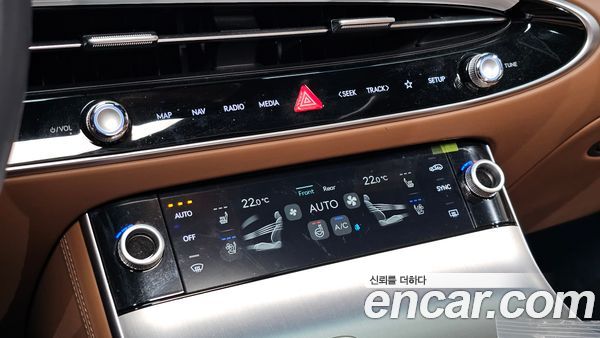 Genesis GV70 2025, фото 25