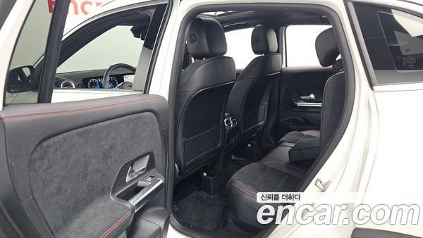 Mercedes-Benz GLA 2023, фото 29