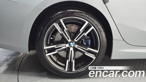 BMW 3 Series 2024, фото 5