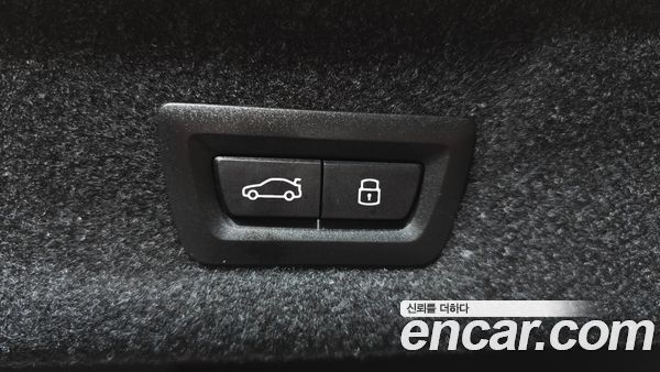 BMW 3 Series 2024, фото 24