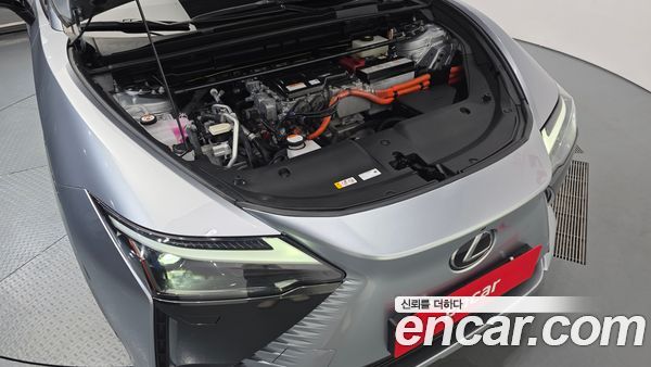 Lexus RZ 2023, фото 6