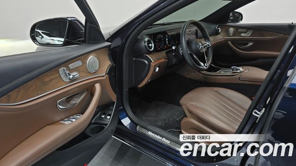 Mercedes-Benz E-Class 2022, фото 13