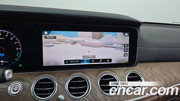 Mercedes-Benz E-Class 2022, фото 20