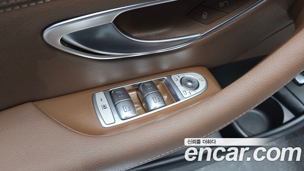 Mercedes-Benz E-Class 2022, фото 30