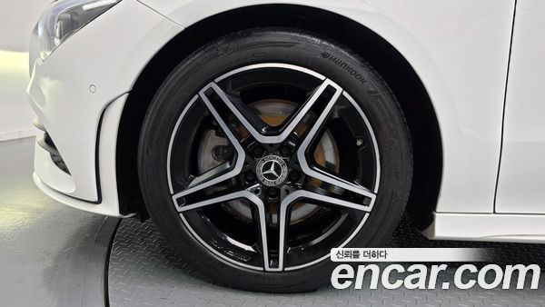 Mercedes-Benz CLA 2023, фото 5