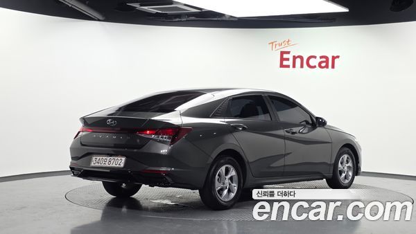 Hyundai Elantra 2022, фото 2