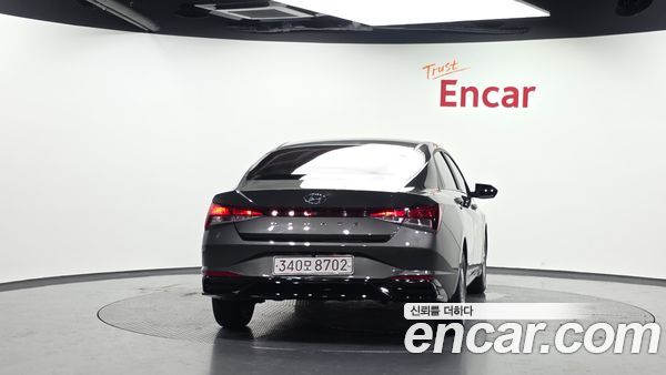 Hyundai Elantra 2022, фото 4