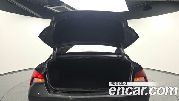 Hyundai Elantra 2022, фото 26