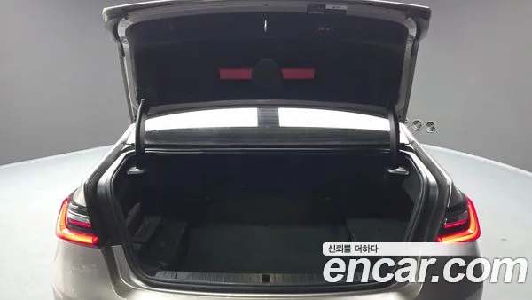BMW 7 Series 2021, фото 20
