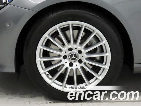 Mercedes-Benz E-Class 2021, фото 5