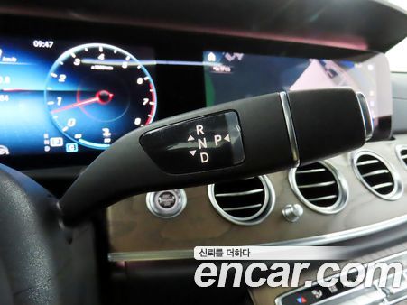 Mercedes-Benz E-Class 2021, фото 9