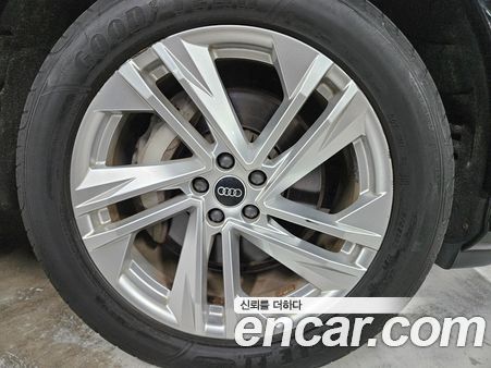 Audi Q7 2022, фото 5