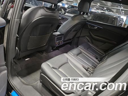 Audi Q7 2022, фото 11