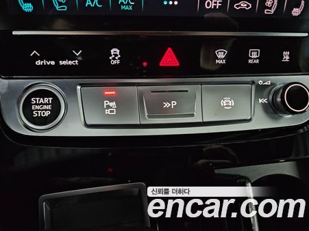 Audi Q7 2022, фото 14
