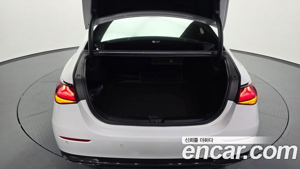 Mercedes-Benz E-Class 2024, фото 26
