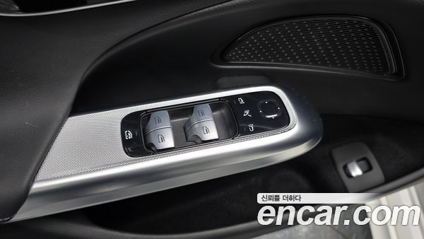 Mercedes-Benz E-Class 2024, фото 29