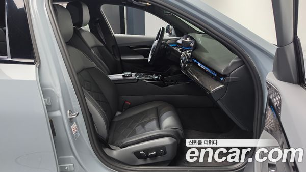 BMW 5 Series 2024, фото 16