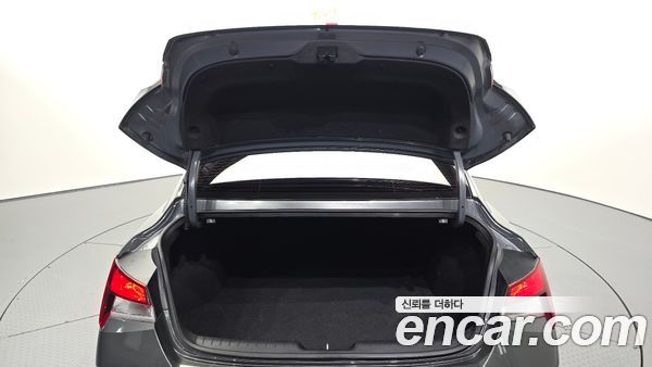Hyundai Elantra 2023, фото 26