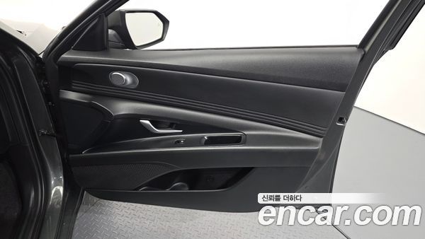 Hyundai Elantra 2023, фото 14