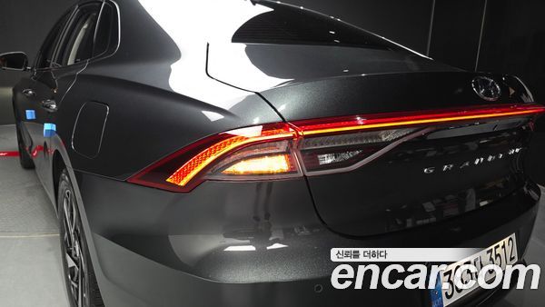 Hyundai Grandeur 2023, фото 9