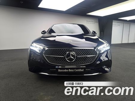 Mercedes-Benz E-Class 2024, фото 3